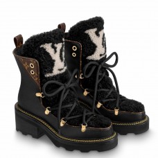 Louis Vuitton Beaubourg Ankle Boots in Black Leather with Shearling Louis Vuitton Beaubourg Ankle Boots in Black Leather with Shearling