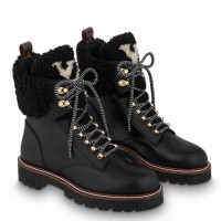 Louis Vuitton Black Territory Flat Ranger Boots with Shearling Louis Vuitton Black Territory Flat Ranger Boots with Shearling