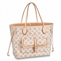 Louis Vuitton Neverfull MM Bag In Beige Monogram Canvas M20921
